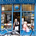 Knjižara La Belle Hortenseu Parizu specifičnija je od ostatka ovog specifičnog 'društva knjižara'. Naime osim knjiga u njoj se nudi veliki izbor kvalitetnih vina