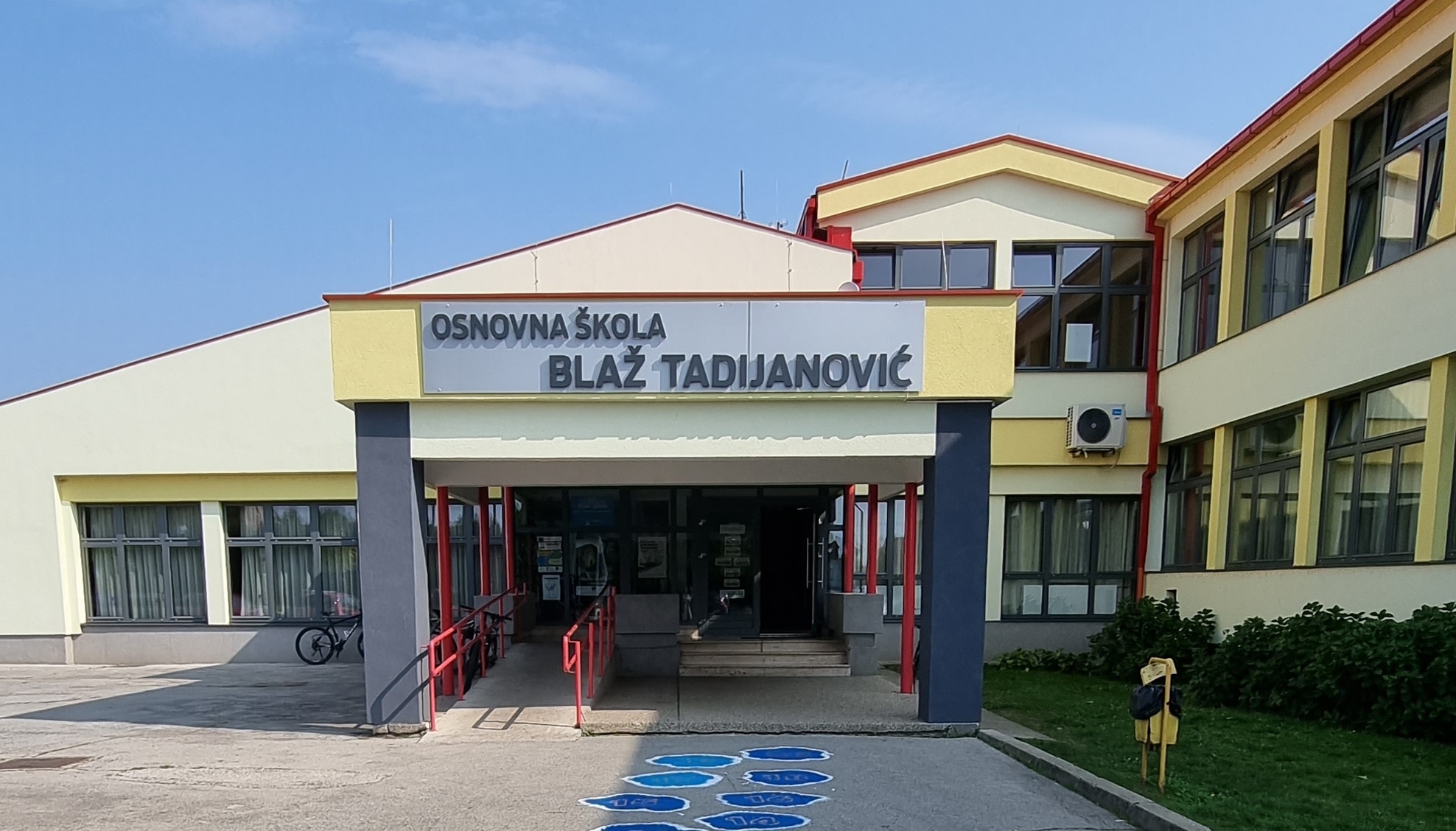 Zgrada osnovne škole Blaž Tadijanović u Slavoniji