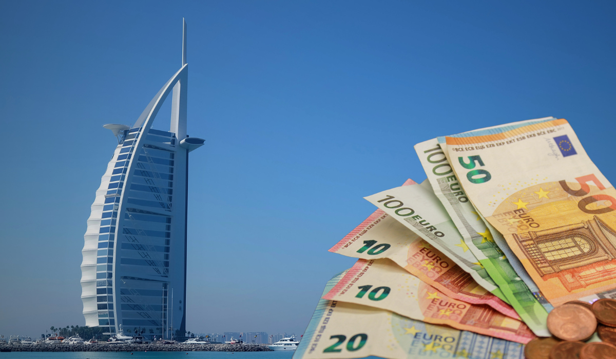 Montaža fotografija Dubaija i novca 